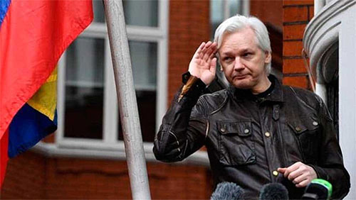 Assange debe abandonar su asilo en la embajada de Ecuador en Londres